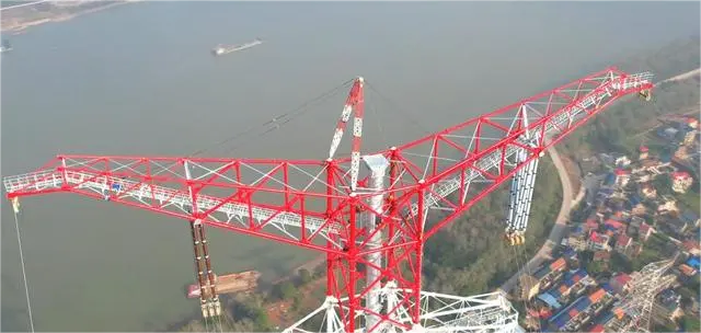Yangtze boyunca transformasiya: Wuhan-Nanchang yüksək gərginlikli elektrik xətti yeni yüksəkliklərə yüksəlir