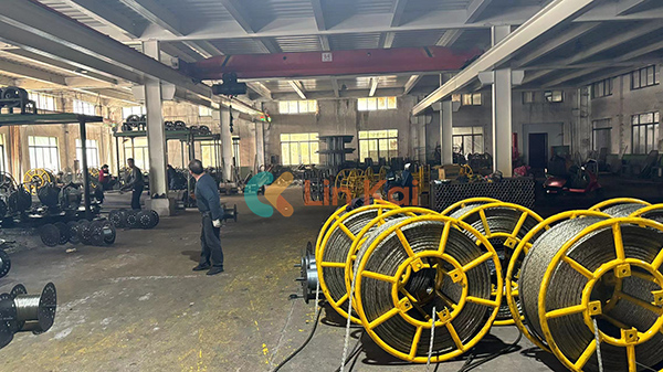 Ningbo Lingkai Electric Power Equiment Co., Ltd. Malayziyaya yüksək keyfiyyətli polad kəndir göndərir.