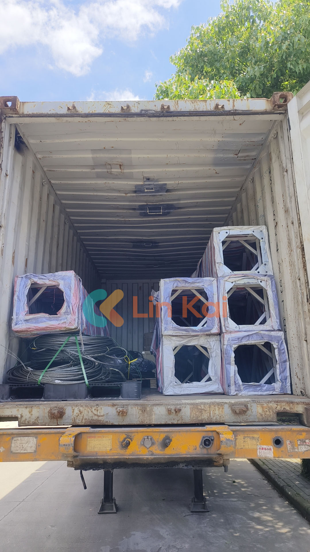 Lingkai Şirkəti İxrac Bazarını Diversifikasiya edir, Malayziyaya Keyfiyyətli Elektrik Avadanlıqları Götürür